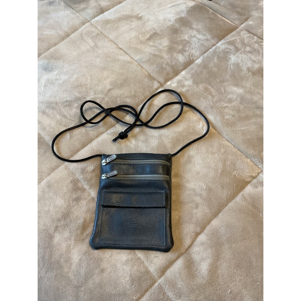 Roots Crossbody Bag Unisex OS Black Excellent Leather Passport Travel Pouch